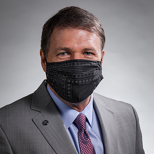 Steve Case maskedsinger